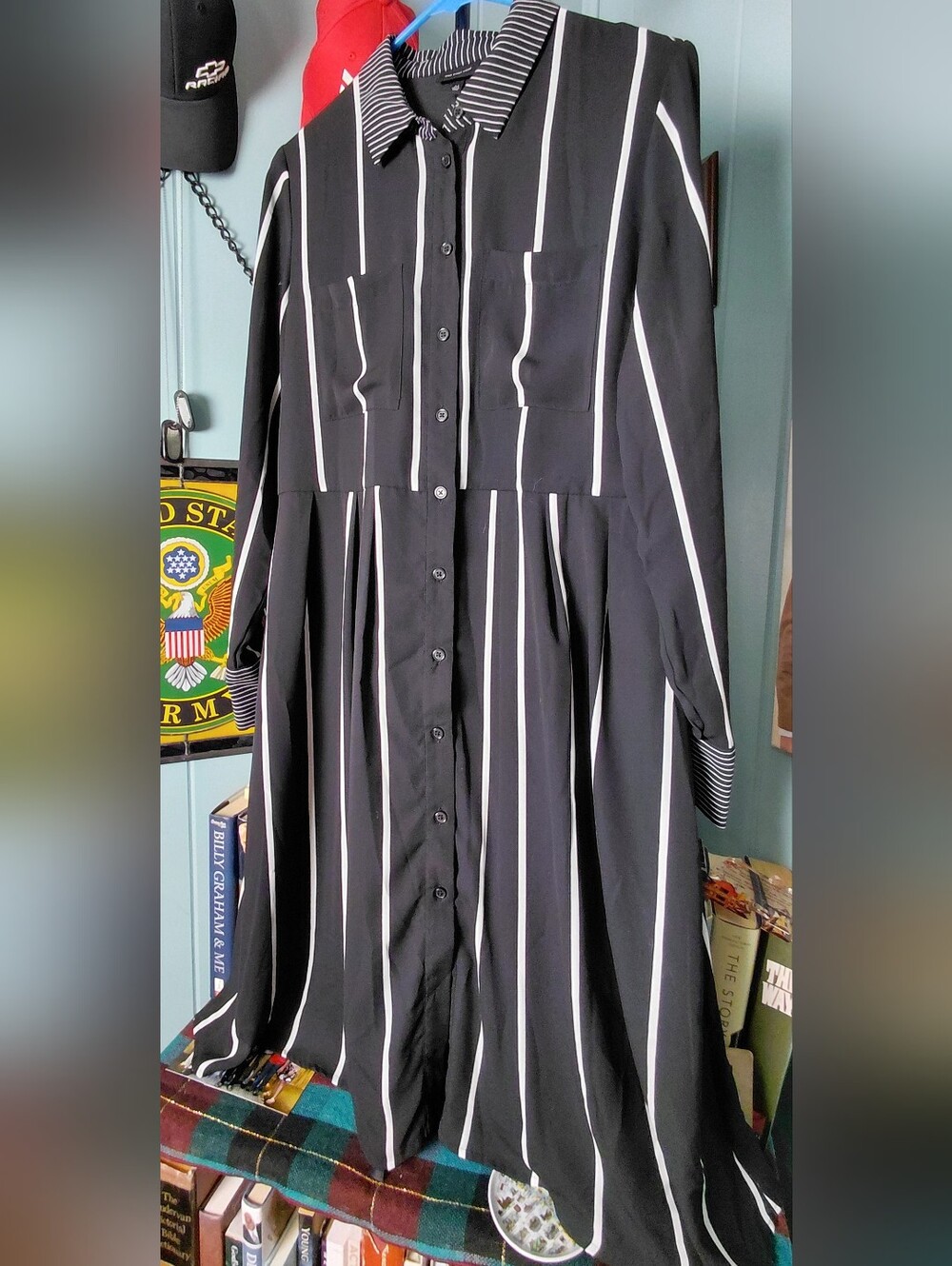 WHO WHAT WEAR Black and White Vertical Stripe Dress